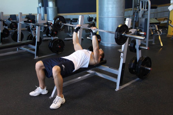 Close-Grip Bench Press finish position